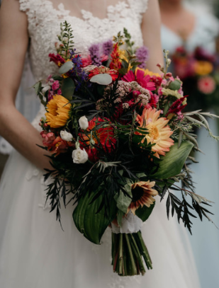 Flowers by Emily LLC | Harrington Square, 15561 W High St, Middlefield, OH 44062, USA | Phone: (440) 632-8056