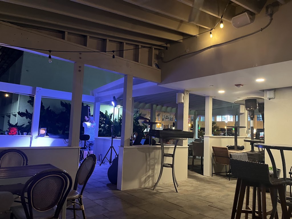 FishTails by Oceans | 1401 Atlantic Ave, Virginia Beach, VA 23451, USA | Phone: (757) 226-8184