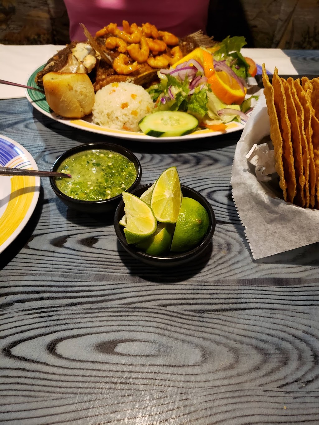 Mariscos Miramar | 31 North Ave, Villa Park, IL 60181, USA | Phone: (630) 359-3416