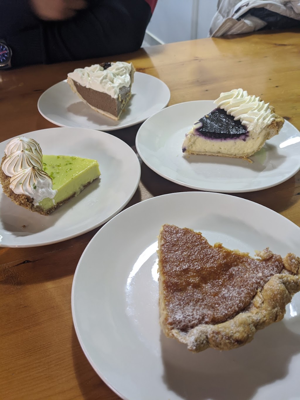 Riverside Pie Cafe | 5560 Wyandotte St E, Windsor, ON N8S 1M1, Canada | Phone: (226) 221-9117