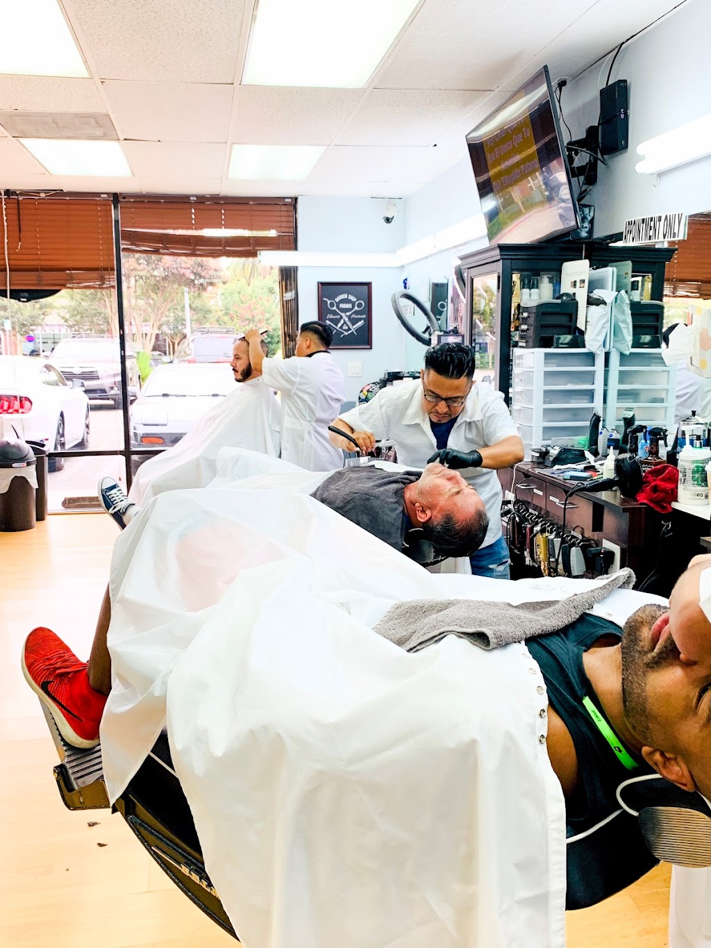 Barber Shop Friends | 5924 Santa Monica Blvd, Los Angeles, CA 90038, USA | Phone: (213) 494-8817