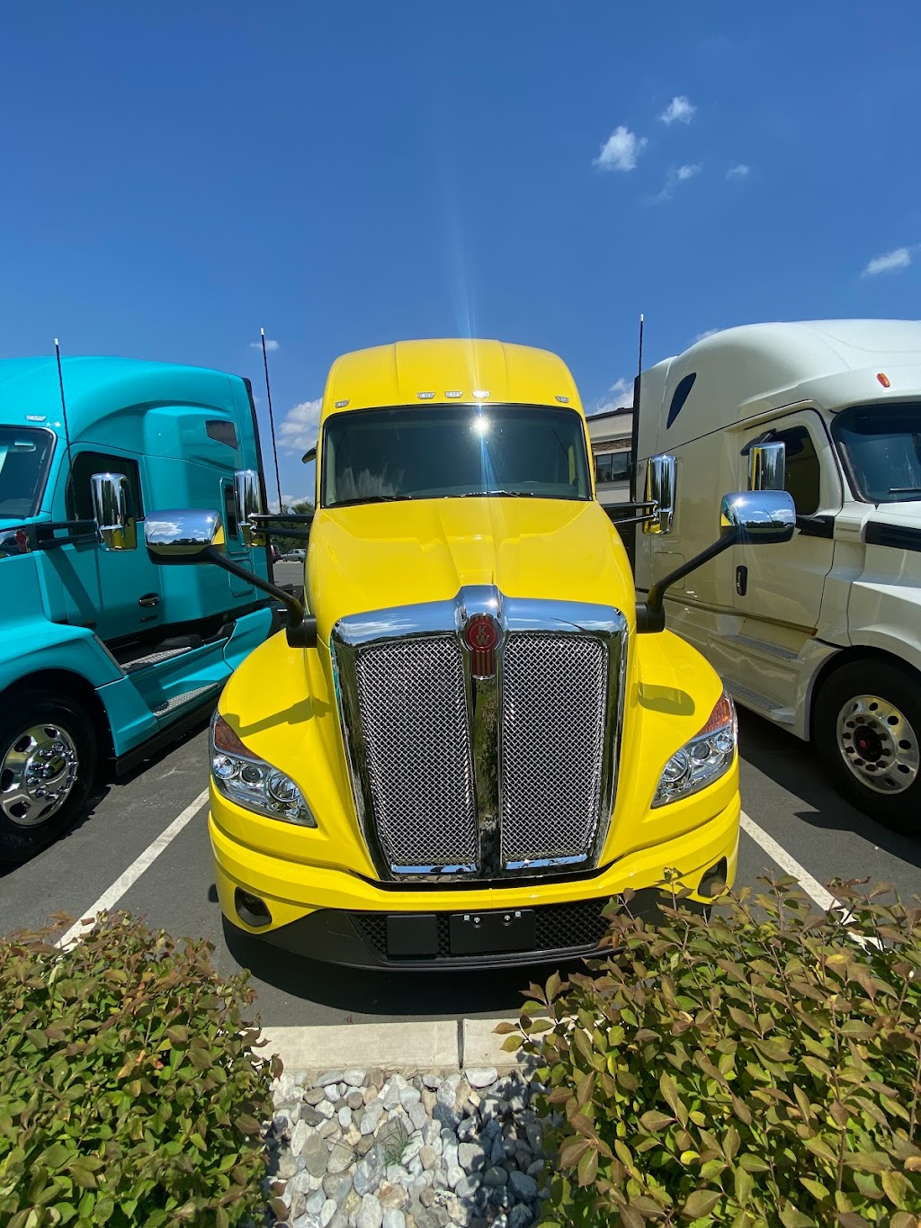 Pride Truck Sales New Jersey US-130 | 2382 US-130, Dayton, NJ 08810, USA | Phone: (866) 774-3324