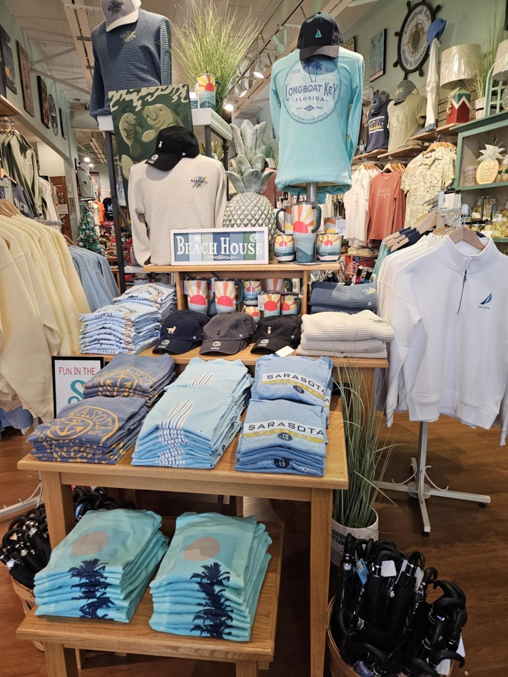 Beach House | 351 St Armands Cir, Sarasota, FL 34236, USA | Phone: (508) 474-2954