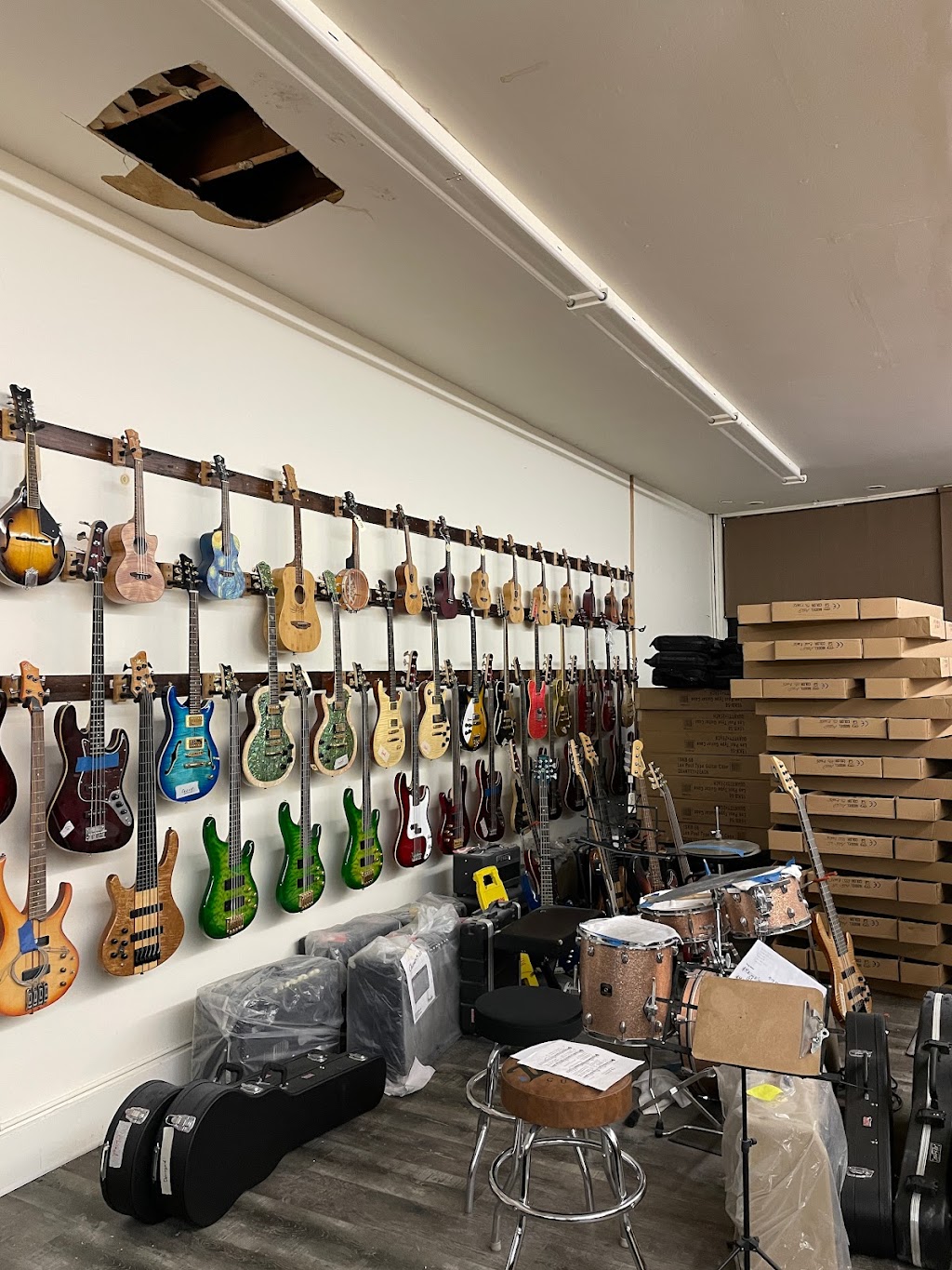 All In One Guitar | 2145 Foothill Blvd, La Cañada Flintridge, CA 91011, USA | Phone: (818) 369-7431