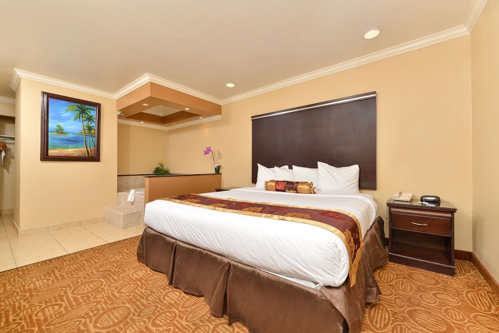 Rodeway Inn San Diego Near Sdsu | 5399 Adobe Falls Rd, San Diego, CA 92120, USA | Phone: (619) 287-8730