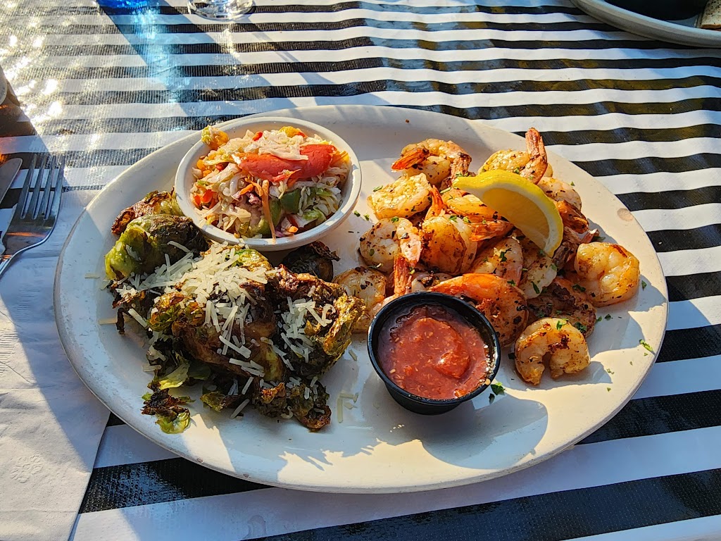 Harrys Grill | 9903 Gulf Dr, Anna Maria, FL 34216, USA | Phone: (941) 567-5999