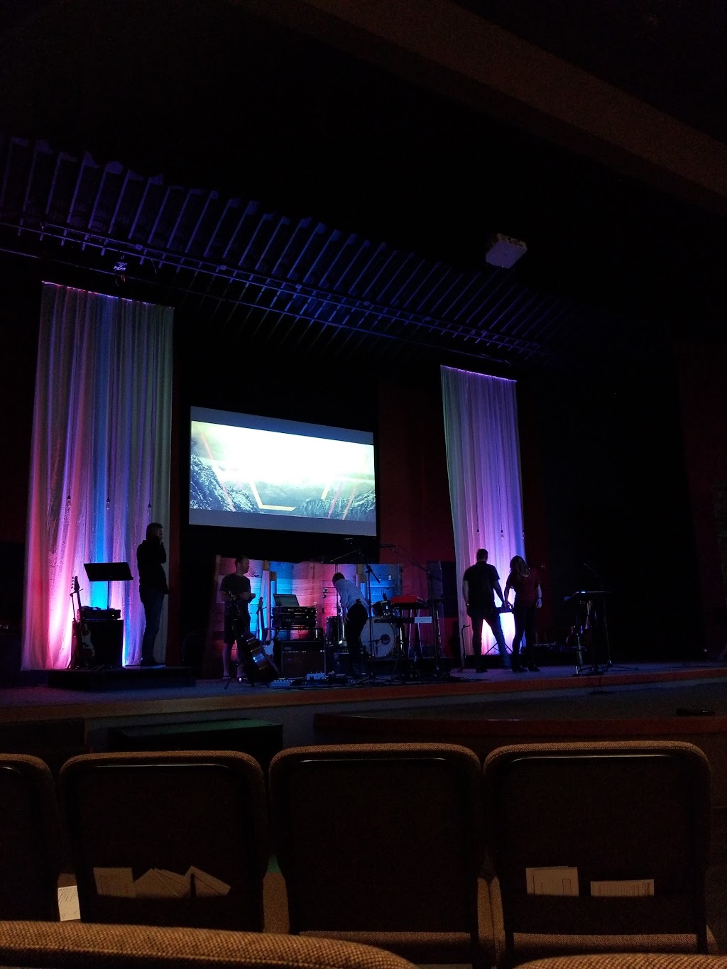 Eastridge Church | 14100 SE Sunnyside Rd, Clackamas, OR 97015, USA | Phone: (503) 855-3970