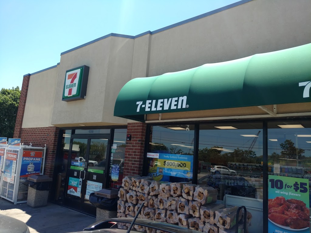 7-Eleven | 4200 S 1st Ave, Lyons, IL 60534 | Phone: (708) 247-3192