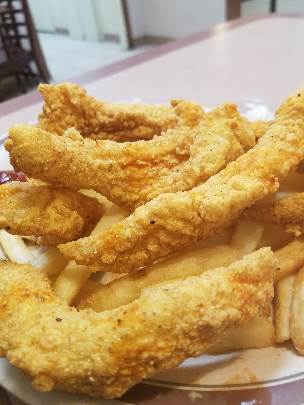 Dimbas Chicken & Seafood | 5010 Quaker Ave, Lubbock, TX 79414, USA | Phone: (806) 281-1681