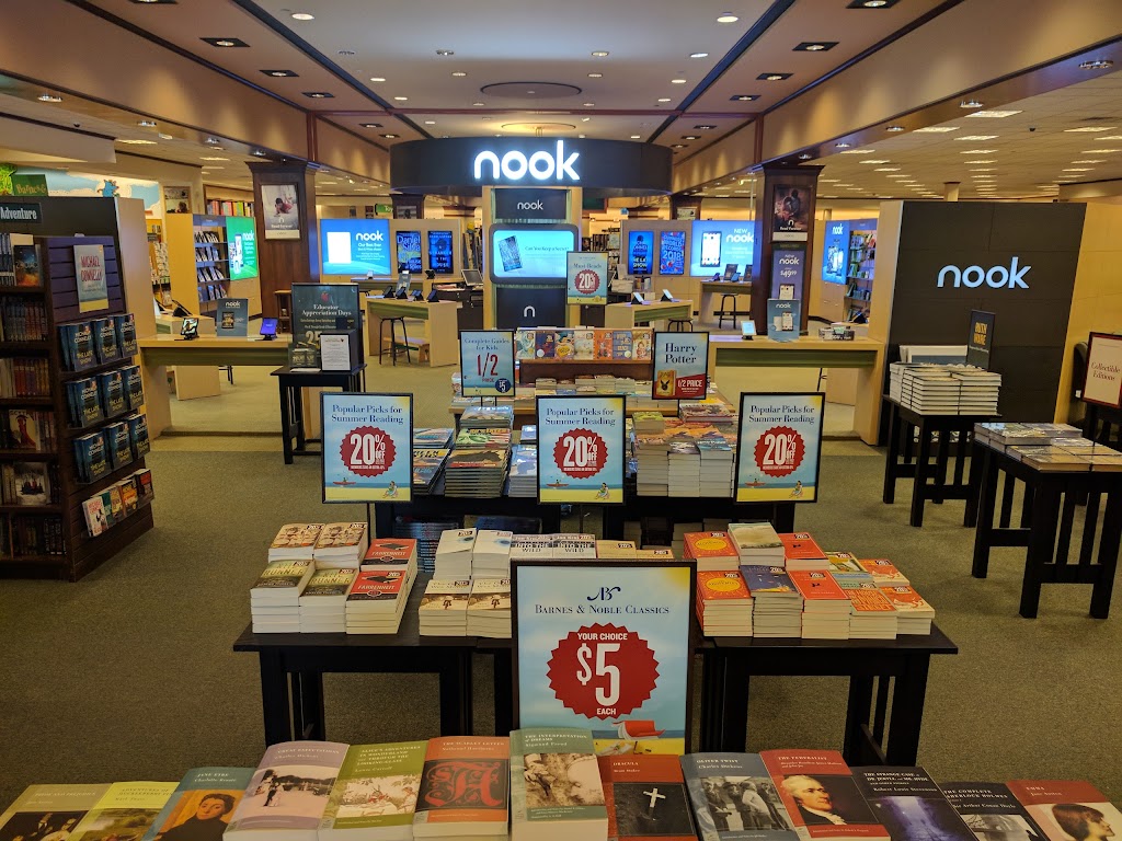 Barnes & Noble | 1 Worcester Rd, Framingham, MA 01701 | Phone: (508) 628-5567