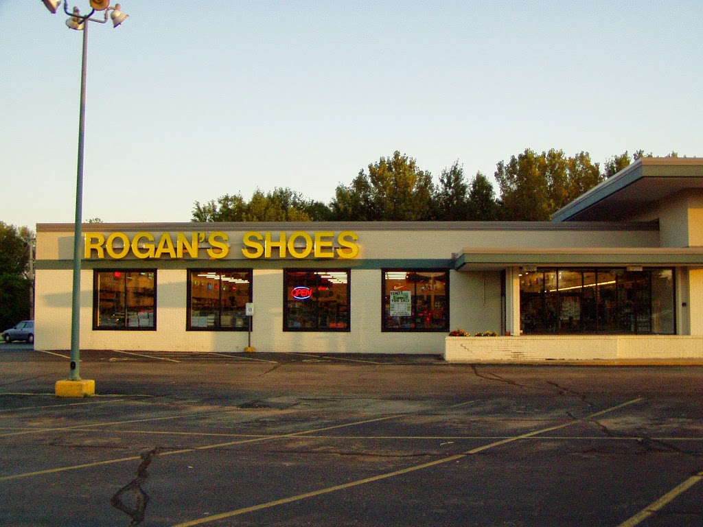 Rogans Shoes | 1511 W Washington St, West Bend, WI 53095 | Phone: (262) 334-3236