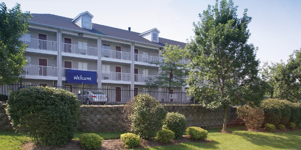 InTown Suites Extended Stay Louisville KY - Wattbourne Lane | 4604 Wattbourne Ln, Louisville, KY 40299, USA | Phone: (502) 499-2830
