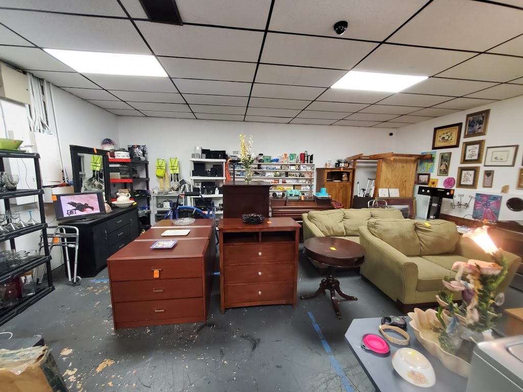 Howards Savings & Treasure Thrift Store | 2471 1st St NE, Center Point, AL 35215, USA | Phone: (205) 734-0124