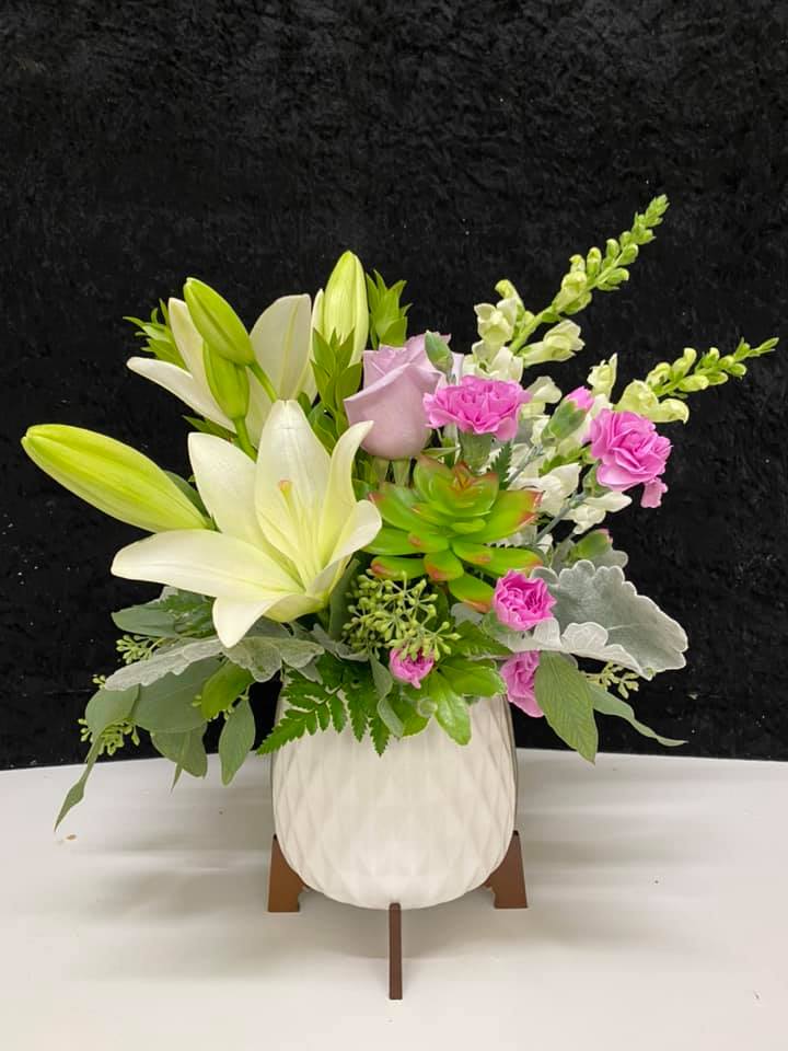 Muziks Floral and Gifts | 1770 Pine Hollow Rd, McKees Rocks, PA 15136, USA | Phone: (412) 771-9711