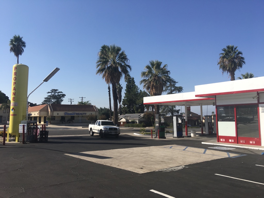 Corona Gas Station | 625 W 6th St, Corona, CA 92882, USA | Phone: (951) 275-6528