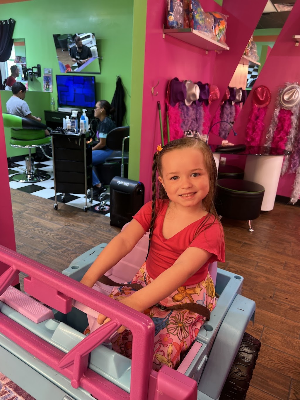 Sharkeys Cuts for Kids | 16656 FL-822, Pembroke Pines, FL 33028, USA | Phone: (954) 505-7148