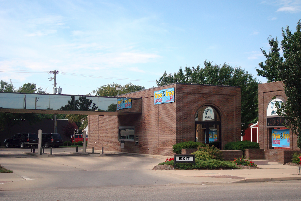 Union State Bank ATM | 121 W 9th Ave, Winfield, KS 67156, USA | Phone: (620) 221-3040