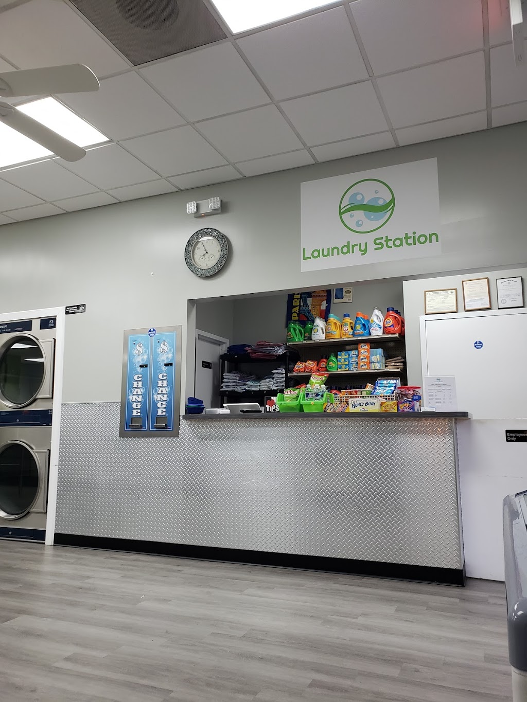 Laundry Station | 2250 Huntington Ave, Alexandria, VA 22303, USA | Phone: (703) 341-6735