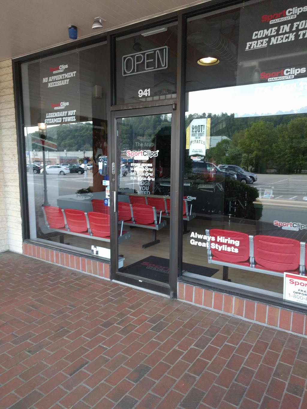 Sport Clips Haircuts of Fox Chapel | 941 Freeport Rd, Pittsburgh, PA 15238, USA | Phone: (412) 781-6070