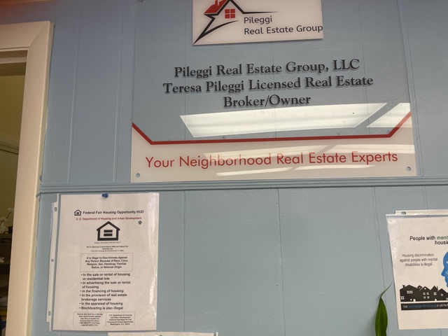 Pileggi Real Estate Group LLC | 136 E Central Ave, Howey-In-The-Hills, FL 34737, USA | Phone: (352) 255-1127