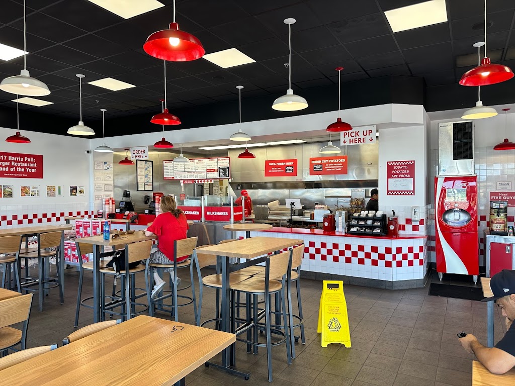 Five Guys | 6623 N Riverside Dr, Fresno, CA 93722, USA | Phone: (559) 650-0464