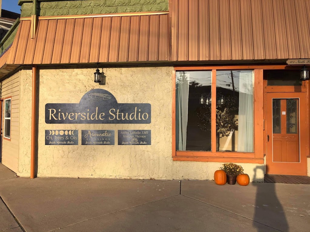 Riverside Studio - A Crystal Apothecary Wellness Center | 101 N Front St, Rochester, WI 53105 | Phone: (414) 241-8297