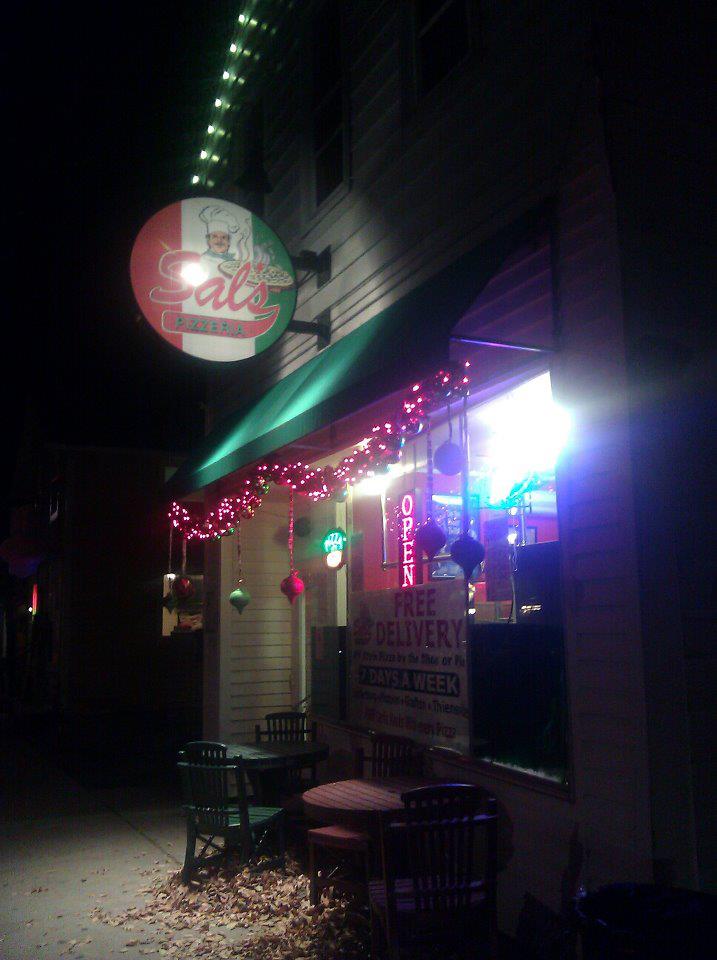 Sals Pizza Cedarburg | W63N635 Washington Ave, Cedarburg, WI 53012, USA | Phone: (262) 375-0011