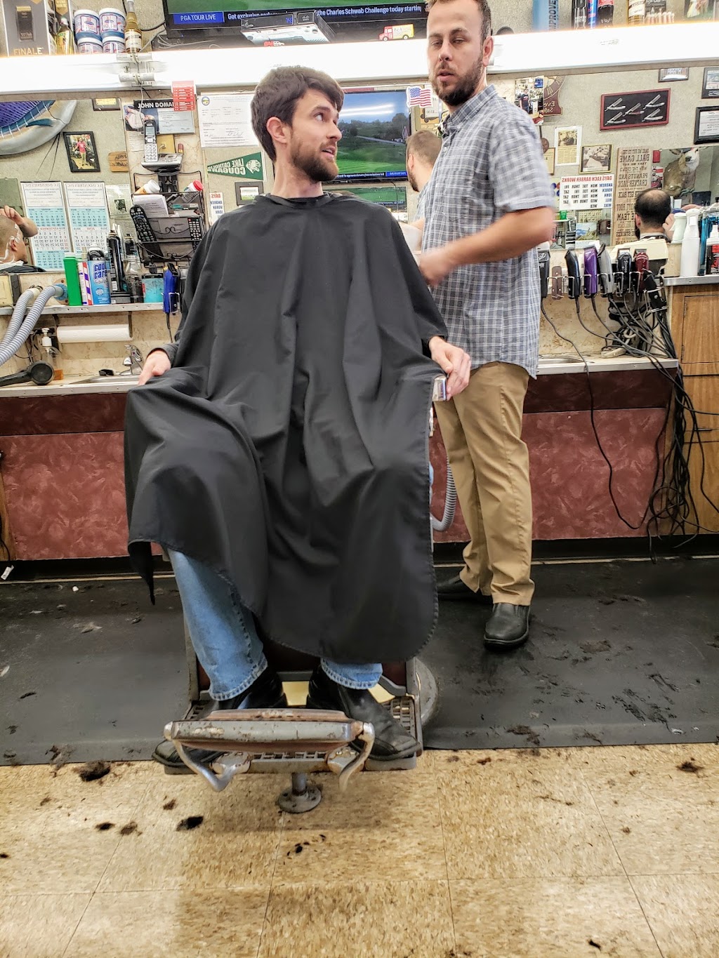 Mikes Barber Shop | 8506 Mentor Ave, Mentor, OH 44060, USA | Phone: (440) 255-6996