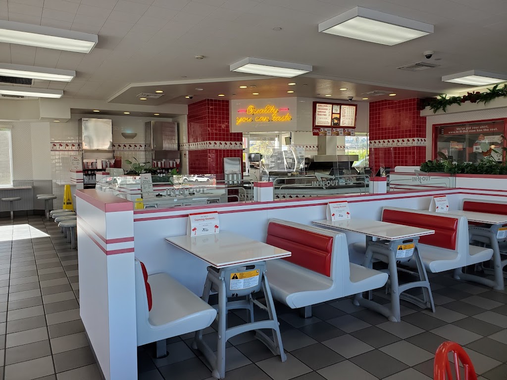 In-N-Out Burger | 450 Auto Center Dr, Corona, CA 92882, USA | Phone: (800) 786-1000
