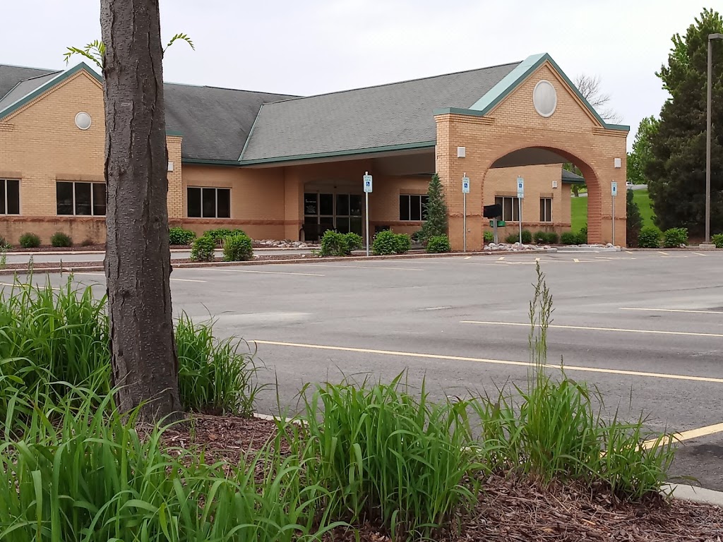 Aurora Health Center | 3055 Hubertus Rd, Hubertus, WI 53033, USA | Phone: (262) 628-9000