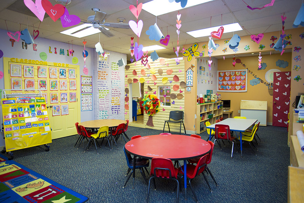 Little Hands Learning Center Academy | 10126 S Western Ave, Chicago, IL 60643, USA | Phone: (773) 445-1900