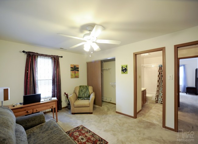 Fox Chase Apartments | 700 Fox Chase, Arnold, MO 63010, USA | Phone: (636) 296-2353