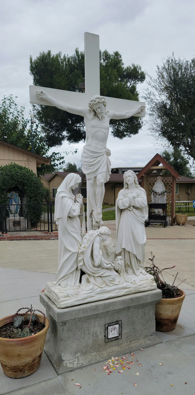 San Secondo dAsti Catholic Church | 250 N Turner Ave, Ontario, CA 91761, USA | Phone: (909) 390-0011