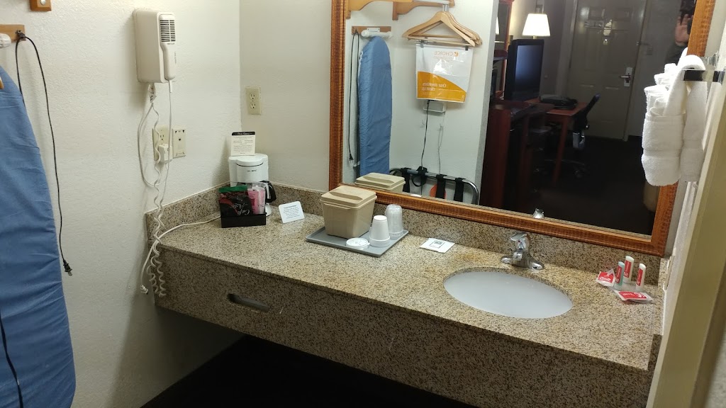 Econo Lodge | 1709 US-287, Decatur, TX 76234, USA | Phone: (940) 627-6919