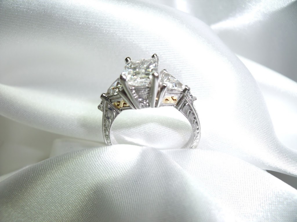 Diamond Jewelry & Loan | 6429, 7575 Pearl Rd, Cleveland, OH 44130, USA | Phone: (440) 826-1111