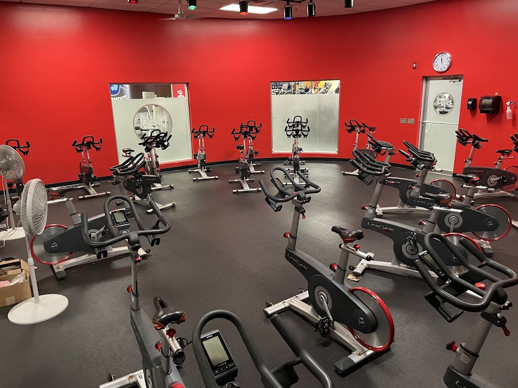 Crunch Fitness - East Windsor | 761 NJ-33, East Windsor, NJ 08520, USA | Phone: (609) 371-7111