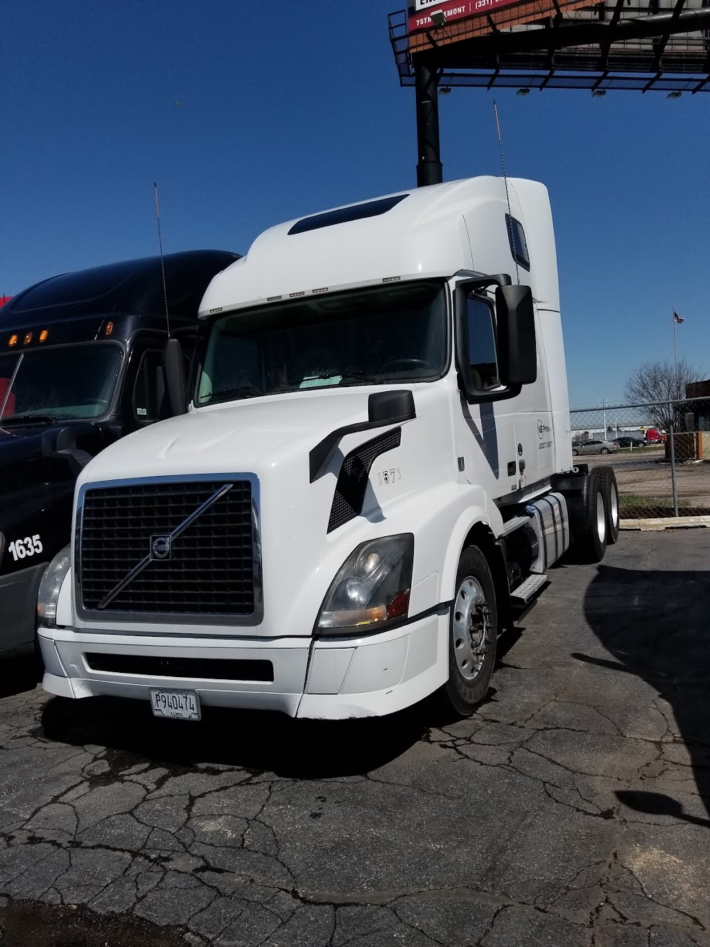 WindyCityJay Truck Sales | 1110 Manhattan Rd, Joliet, IL 60433, USA | Phone: (630) 378-2500