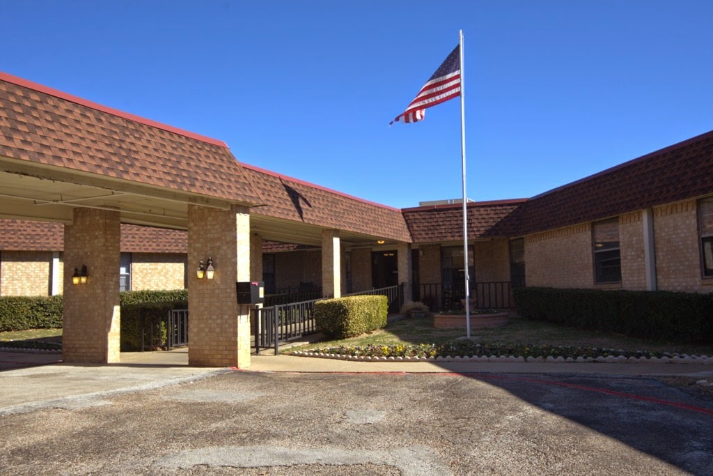 Lake Lodge Nursing & Rehabilitation | 3800 Marina Dr, Fort Worth, TX 76135, USA | Phone: (817) 237-7231