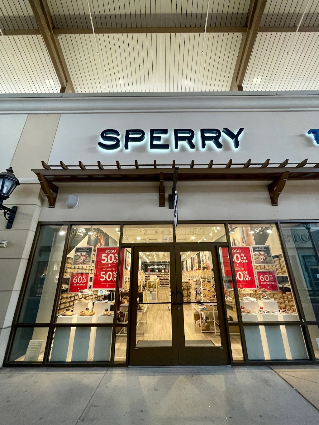 Sperry | Premium Outlets, 5506 New Fashion Way #310, Charlotte, NC 28278, USA | Phone: (980) 326-2323