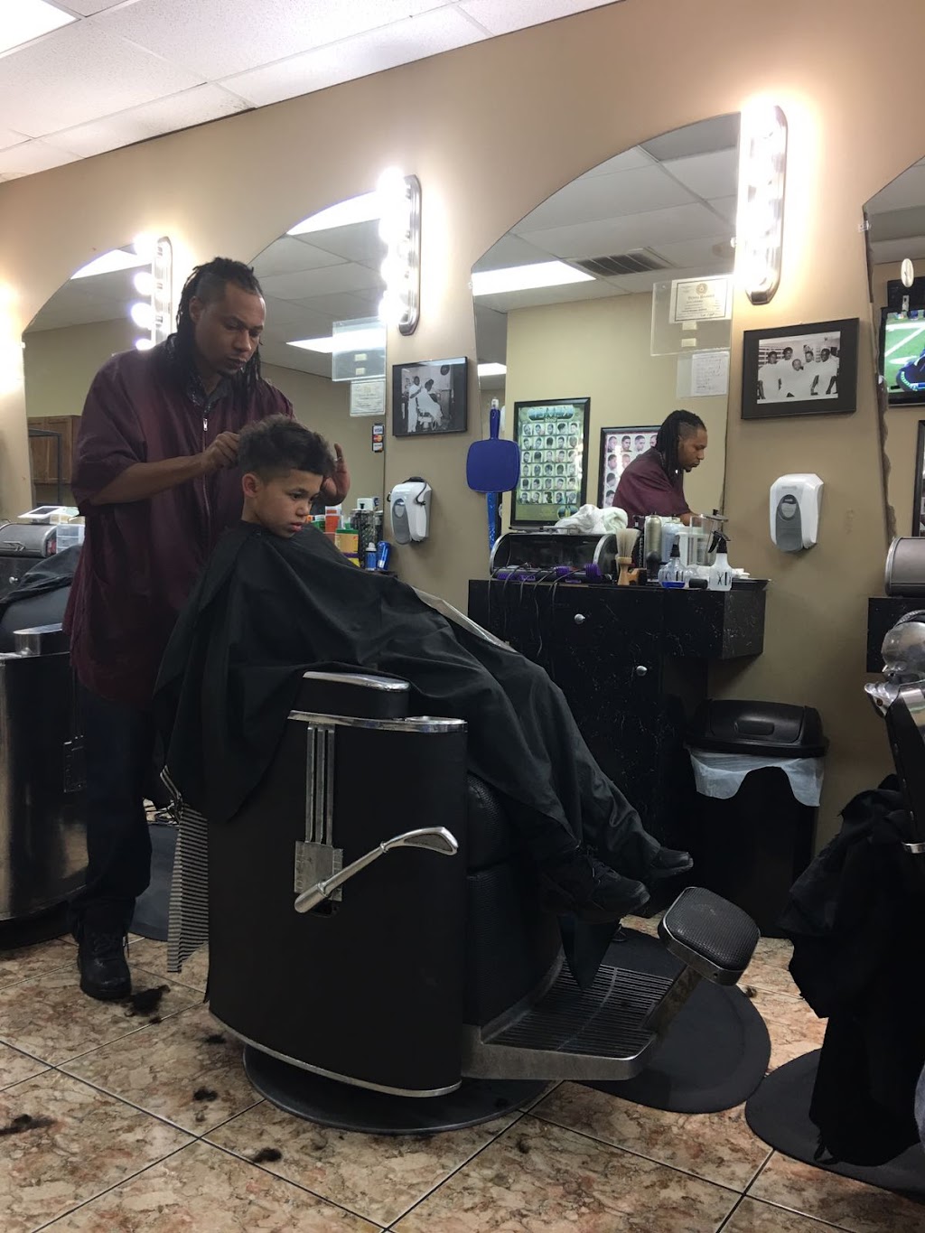 Edge It Up Barbering & Beauty | 16427 W Little York Rd, Houston, TX 77084, USA | Phone: (281) 858-5454