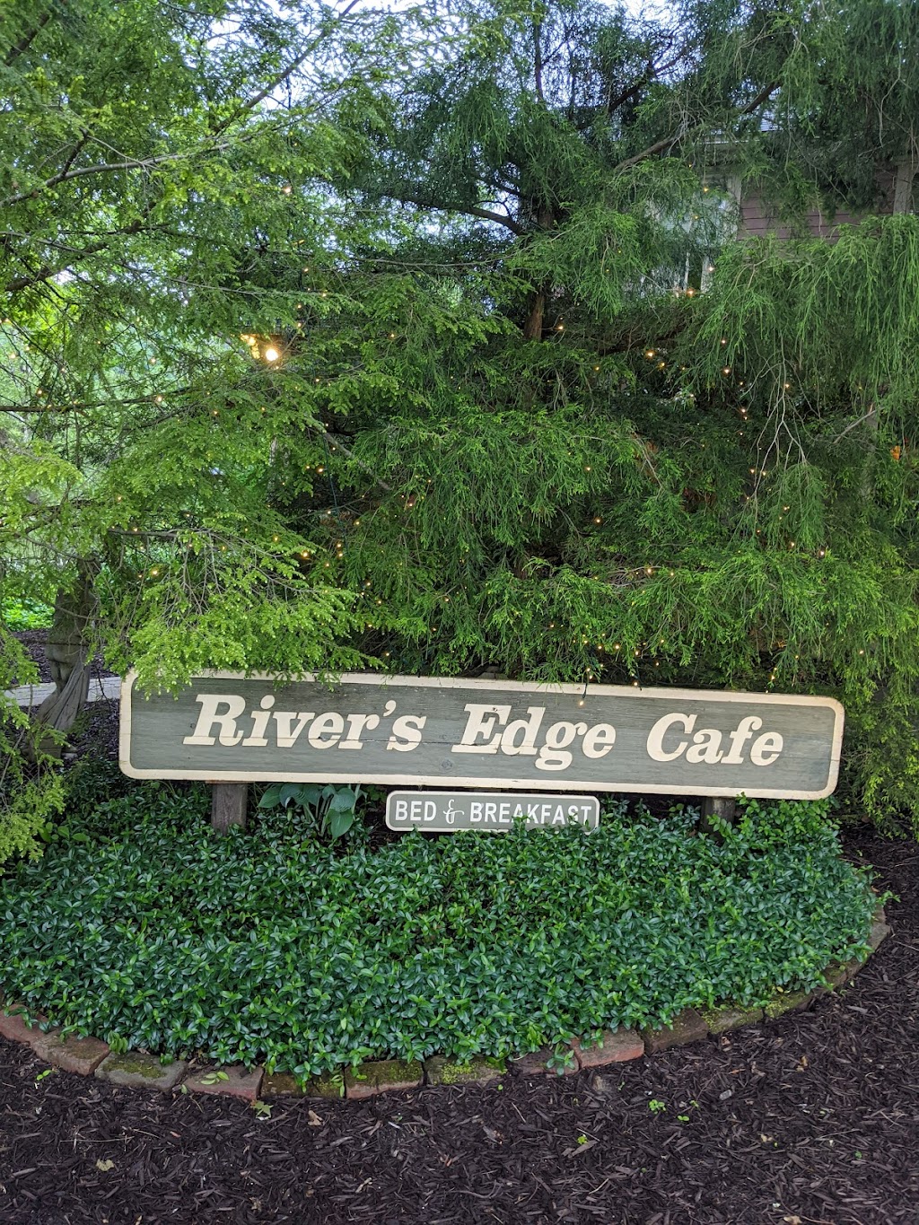 Rivers Edge Cafe Bed & Breakfast | 203 Yough St, Confluence, PA 15424, USA | Phone: (814) 395-5059
