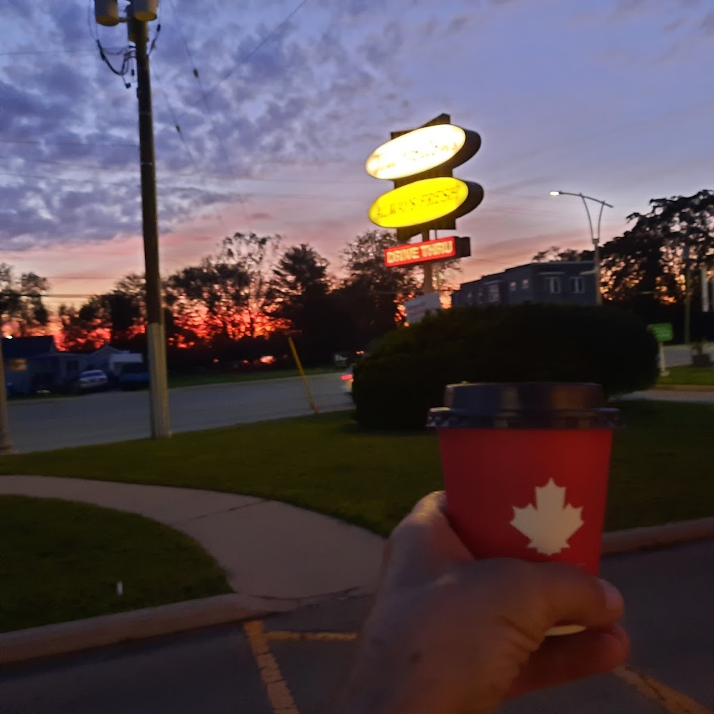 Tim Hortons | 1891 Front Rd, Windsor, ON N9J 2B8, Canada | Phone: (519) 978-9209