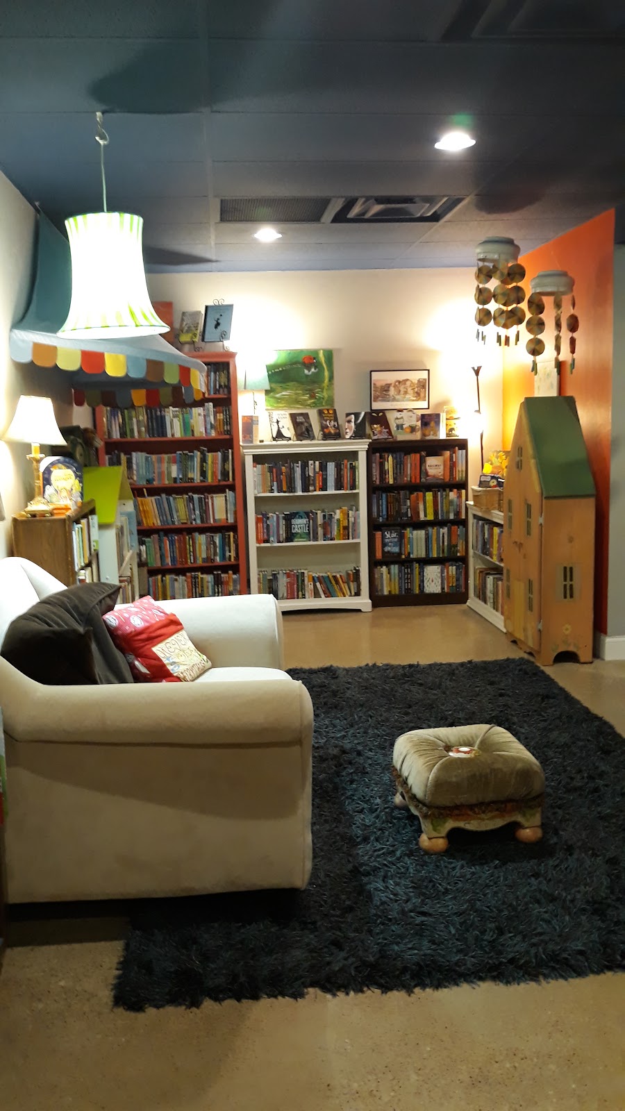 Monkey and Dog Books | 3608 W 7th St, Fort Worth, TX 76107 | Phone: (817) 489-5747