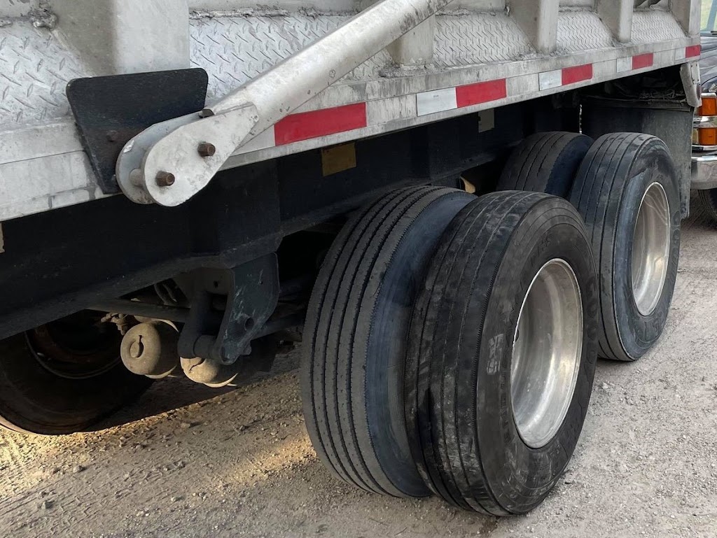 Sundown Commercial Truck Tires Semi Tires And Road Service | 1643 Williamsburg Square, Lakeland, FL 33803, USA | Phone: (863) 802-4825