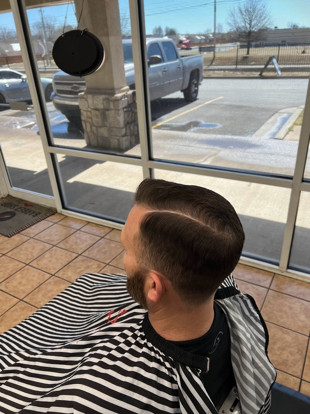 Gills Barbershop | 8303 E 81st St #i, Tulsa, OK 74133, USA | Phone: (918) 504-5523