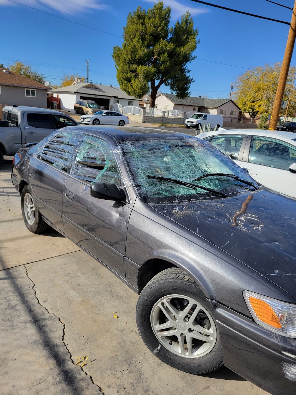 Auto Glass 2 U | 6350 Posada Ct, Palmdale, CA 93552, USA | Phone: (661) 974-2751