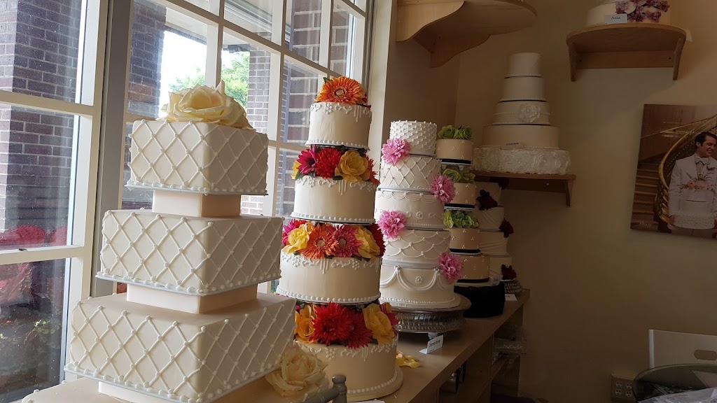 Buttercream Wedding Cakes & Desserts | 18172 Minnetonka Blvd, Wayzata, MN 55391, USA | Phone: (952) 249-0390