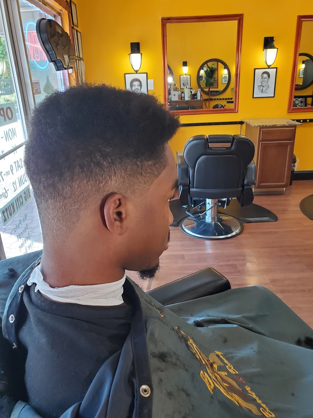 Barber & Beauty Big Citi Kutz | 10447 Tara Blvd, Jonesboro, GA 30238, USA | Phone: (678) 974-9190