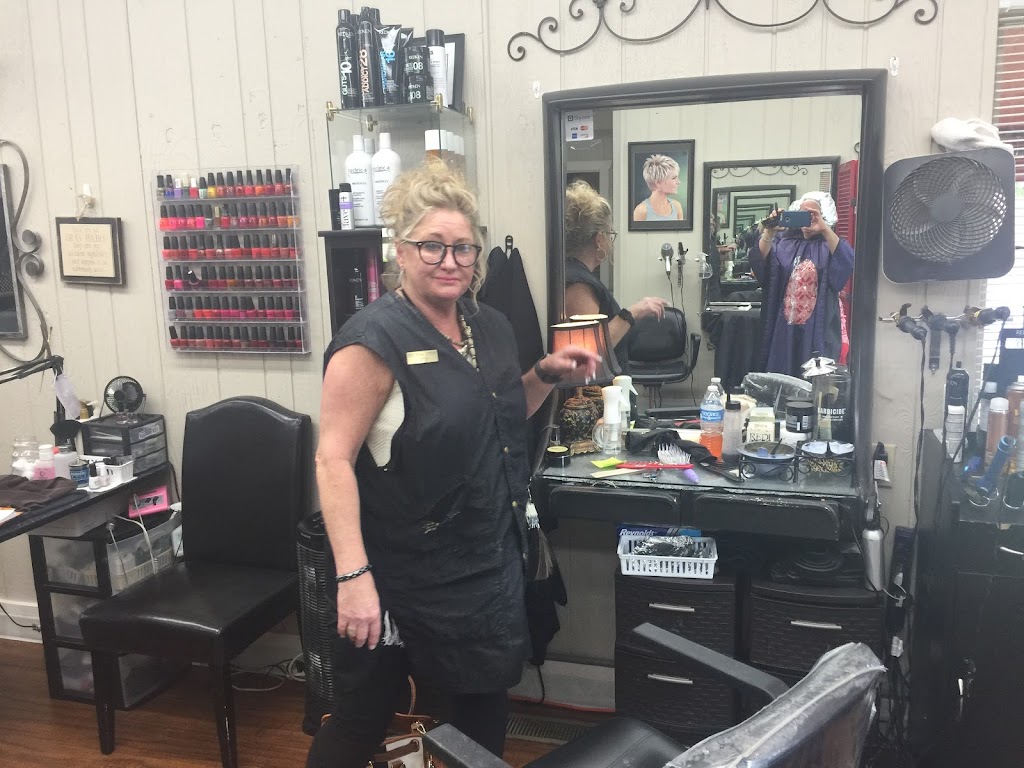 Flanarys Hair Design | 122 Walton Ferry Rd, Hendersonville, TN 37075, USA | Phone: (615) 824-0202