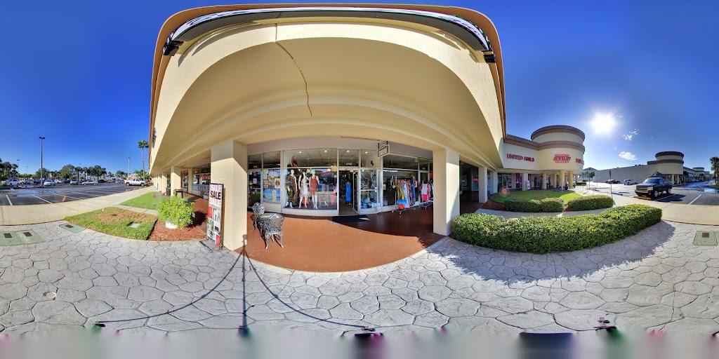 Elizabeths Boutique and Wine Shop | 350 Corey Ave, St Pete Beach, FL 33706, USA | Phone: (727) 254-9526